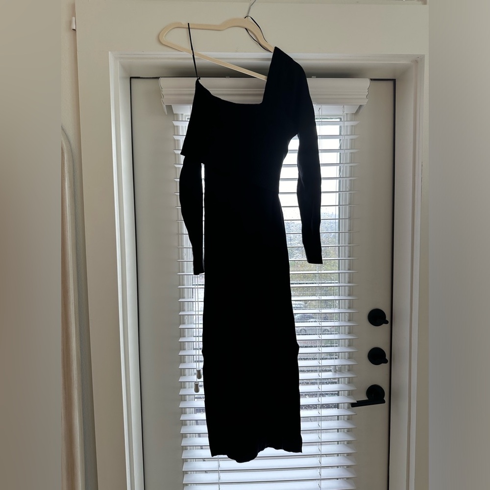 Line and dot slyvie dress in Black - Picture 2 of 5